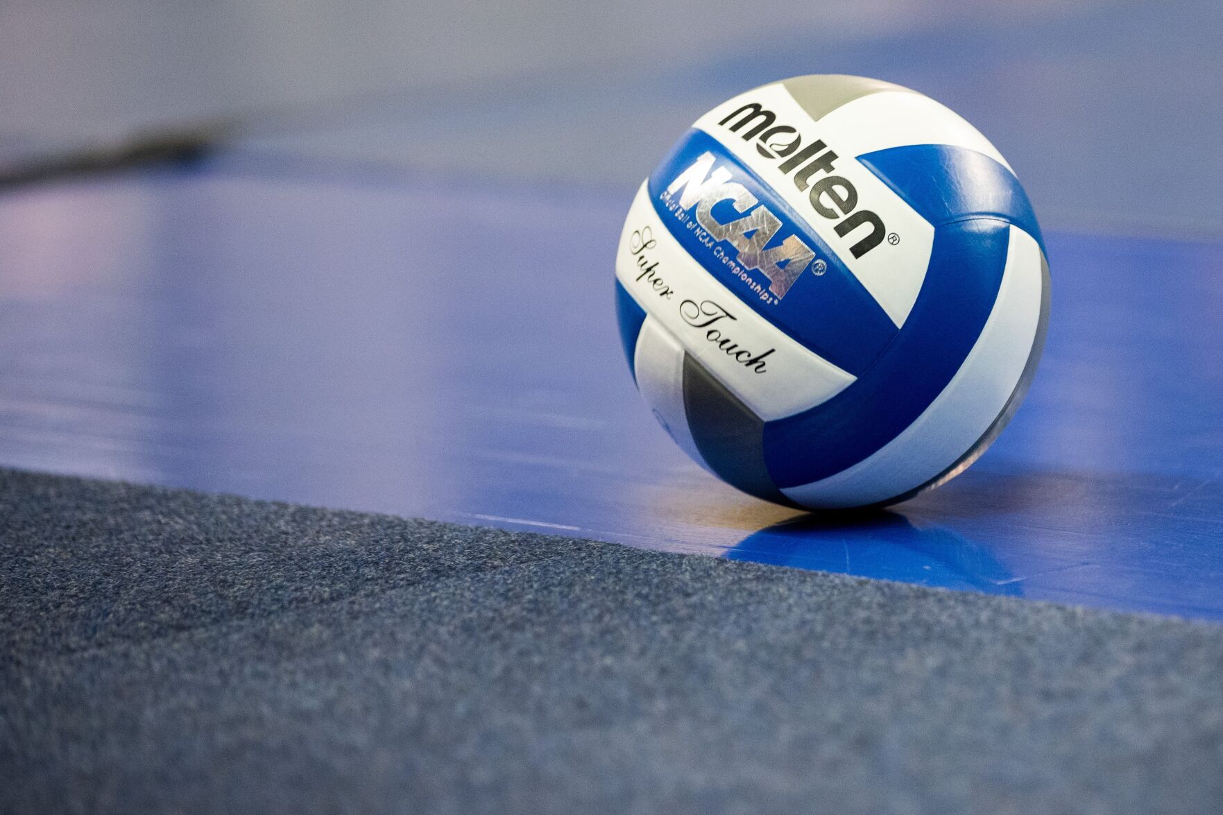 040321-owh-spo-cuvolley-ar32